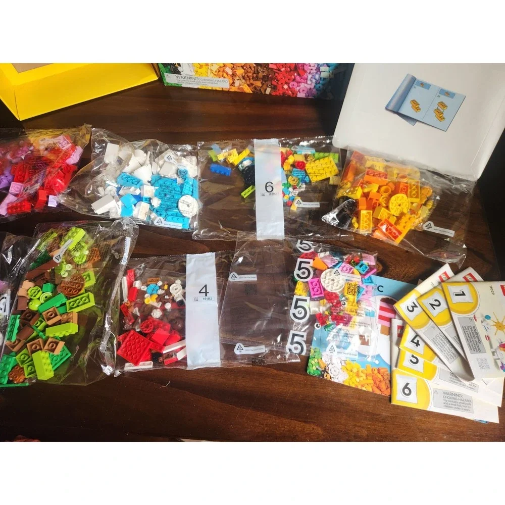 LEGO CLASSIC: Creative Party Box 11029 *New* Sealed bags* Read info. Retired!